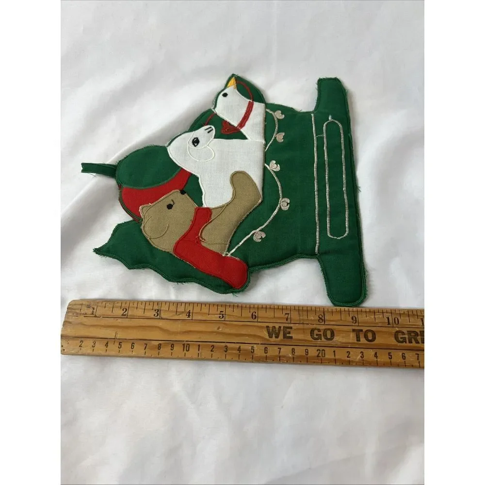 Vintage Christmas Kitchen Hot Pad Bear Sheep Swan Duck Green Sleigh‎